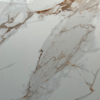 PIEDRA SINTERIZADA CALACATTA GOLD PULIDO 2600X800X15MM